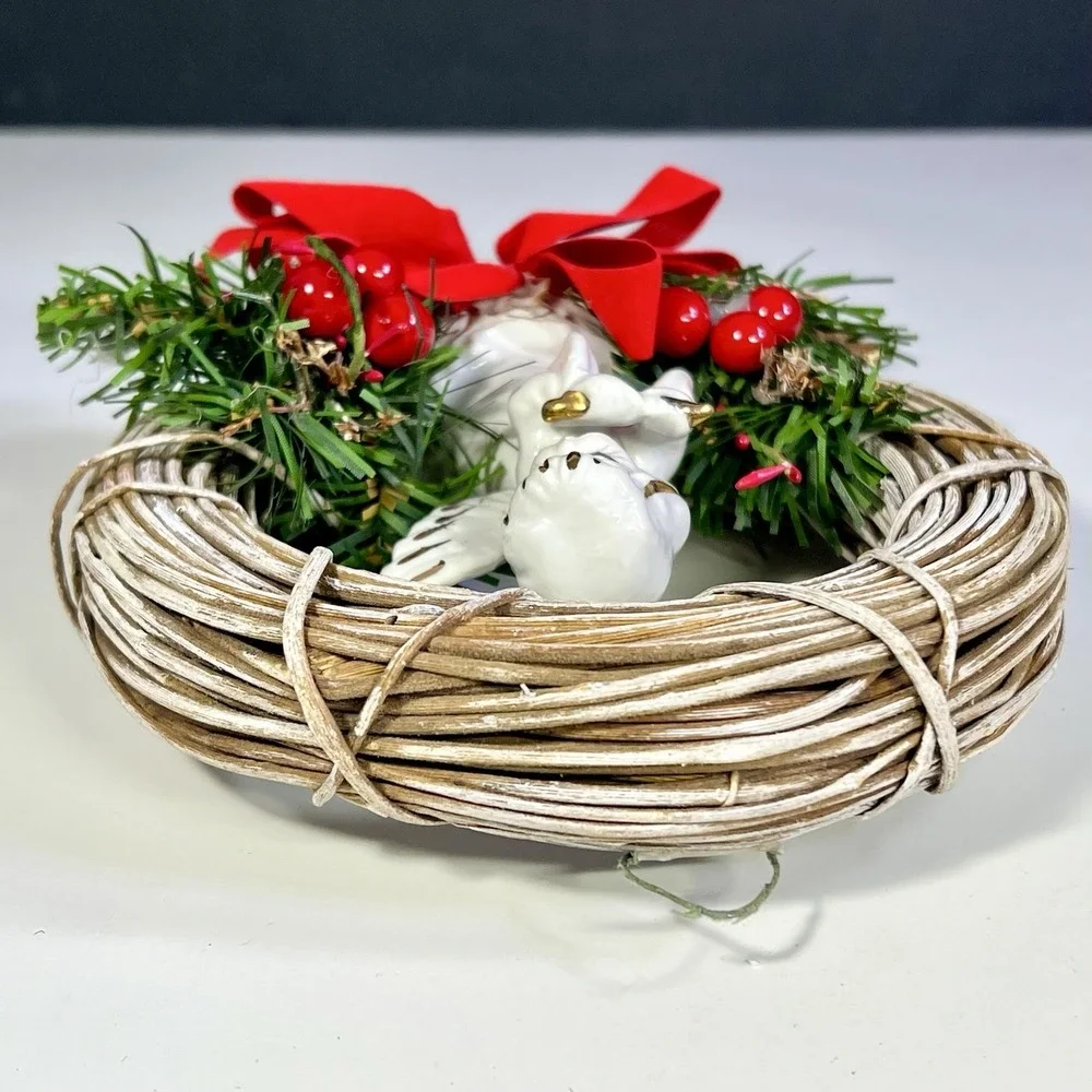 Vintage Hand Crafted Christmas Wreath Porcelain‎ Angel Holly Berry Bow Kitsch 6